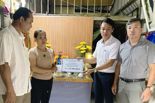 Hỗ trợ nhân đạo gia đình nạn nhân tử vong do tai nạn giao thông tại Quảng Trị