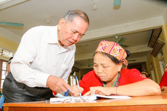 Truyền dạy chữ Thái để phát huy tinh hoa của dân tộc