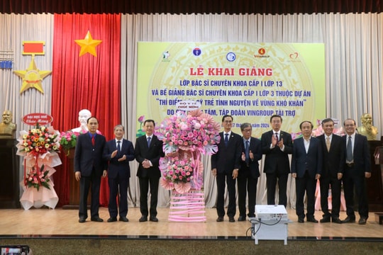 Cung cấp nguồn nhân lực có trình độ chuyên môn đáp ứng nhu cầu chăm sóc sức khỏe của nhân dân