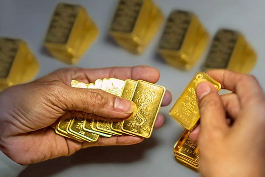 Giá vàng sáng ngày 8/12: Nhà đầu tư “nín thở” chờ đợi