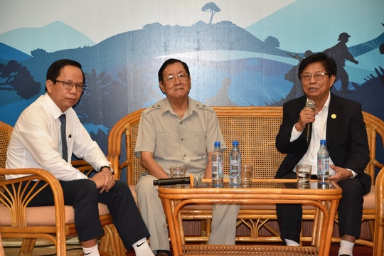 Trung tướng, Đại tá ra mắt sách mừng 80 năm thành lập QĐND Việt Nam