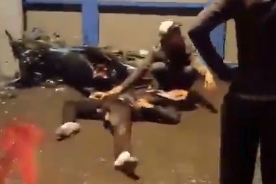 Nam thanh niên tông cột điện tử vong, nghi bị truy đuổi