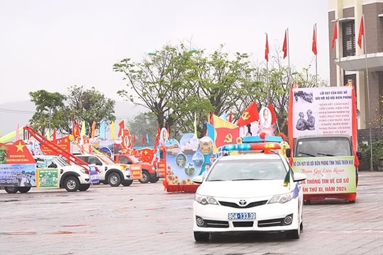 Diễu hành xe kỷ niệm 80 năm ngày thành lập Quân đội nhân dân Việt Nam