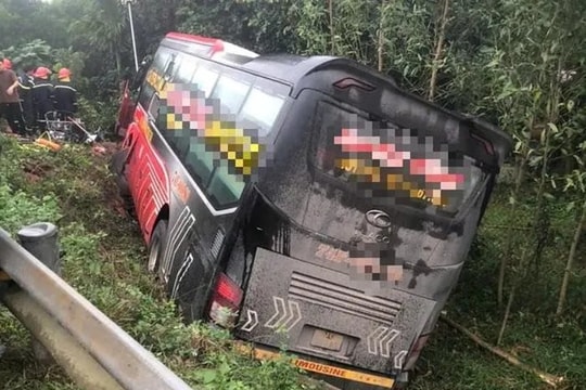 Nhiều người bị thương trong vụ tai nạn xe khách