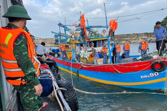 Cứu hộ kịp thời tàu cá và 8 ngư dân gặp nạn