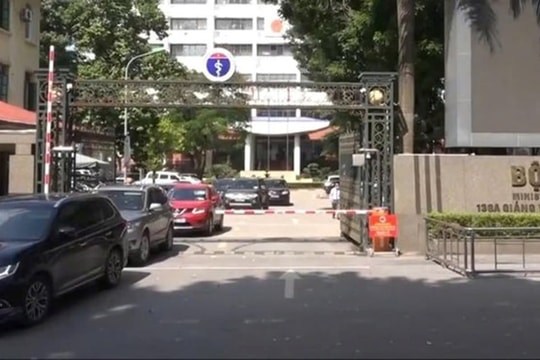 Nguy cơ tạo cơ chế “xin - cho” trong giải quyết thủ tục hành chính tại Bộ Y tế