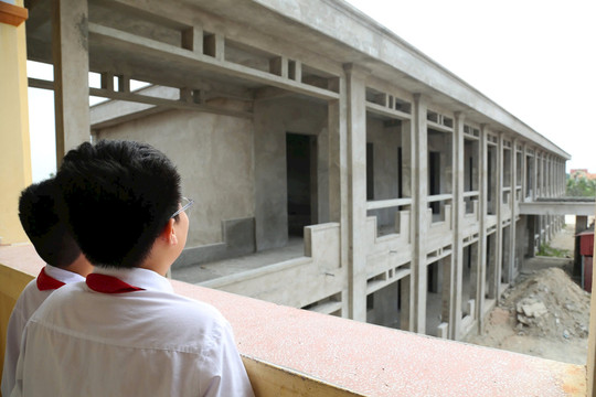 Hải Dương: Giáo viên, học sinh lãnh đủ khi trường xây dở dang