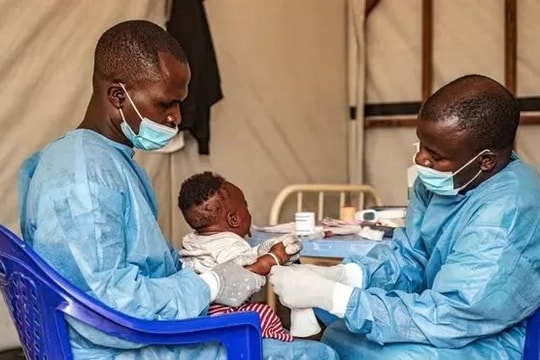 Bộ Y tế thông tin về dịch bệnh lạ hàng trăm người mắc ở Congo