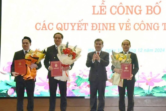 Trao Quyết định bổ nhiệm các cán bộ Tòa án nhân dân tối cao