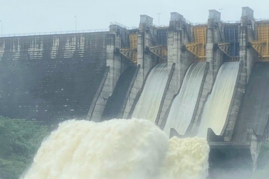 Huế: Các hồ chứa thủy lợi, thủy điện liên tục điều tiết nước để phòng lũ