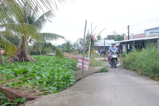 Hồng Dân (Bạc Liêu): Người dân mòn mỏi chờ khắc phục đường bị sụt lún