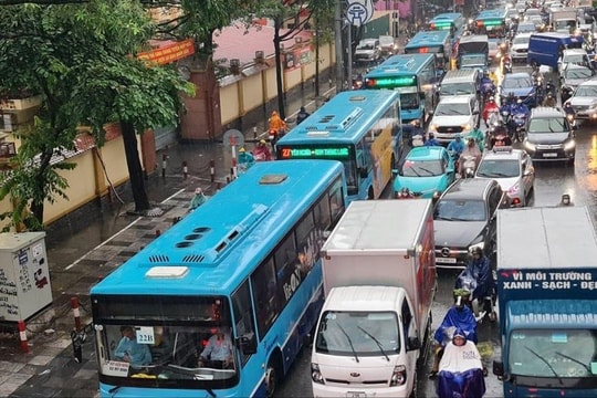 Hà Nội: Thanh toán điện tử không dùng tiền mặt trên tất cả tuyến xe bus có trợ giá