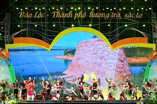 Tôn vinh thủ phủ trà và tơ lụa