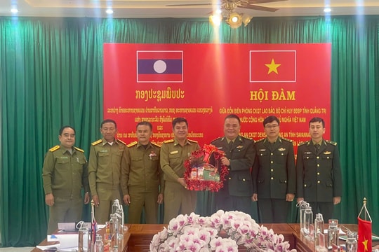 Hơn 120.000 phương tiện và 300.000 lượt người qua lại cửa khẩu quốc tế Lao Bảo