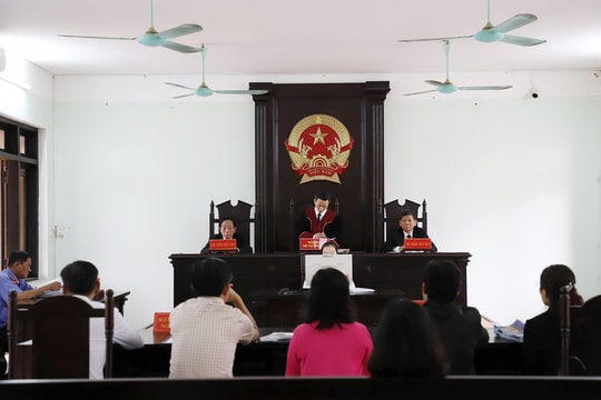 TT-Huế: Lần thứ 6 mở lại phiên tòa hành chính kiện quyết định cưỡng chế của Chủ tịch tỉnh