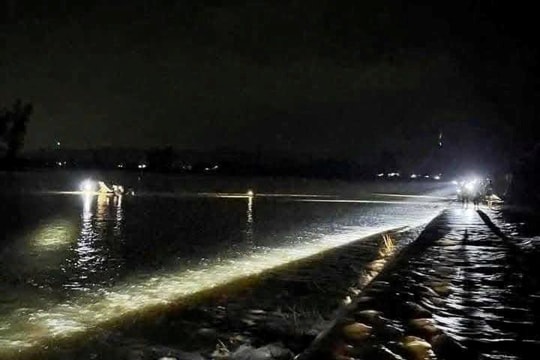 Rủ nhau đi bơi, 2 học sinh đuối nước