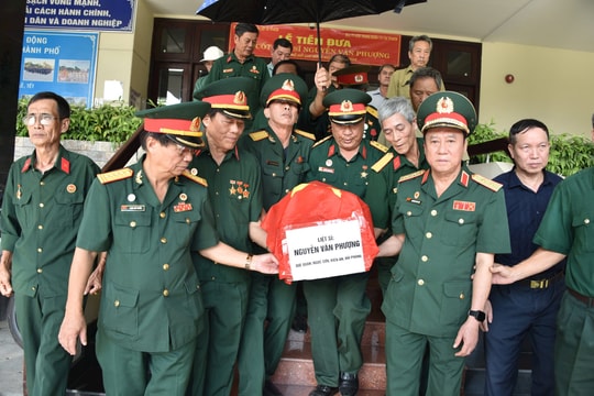 Hài cốt liệt sĩ Nguyễn Văn Phượng được đưa về quê hương sau 44 năm