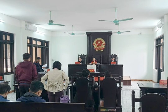 Vụ kiện quyết định cưỡng chế của Chủ tịch UBND tỉnh TT-Huế: Đại diện VKS đề nghị bác yêu cầu khởi kiện