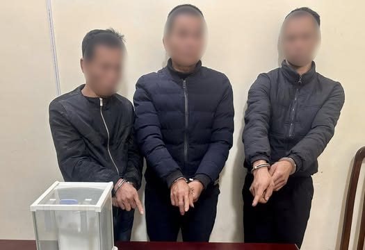 Bắt 3 đối tượng tàng trữ, mua bán trái phép chất ma túy