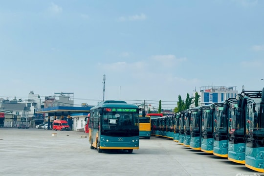 150 xe buýt điện phục vụ Metro số 1 đã có mặt tại TP.HCM
