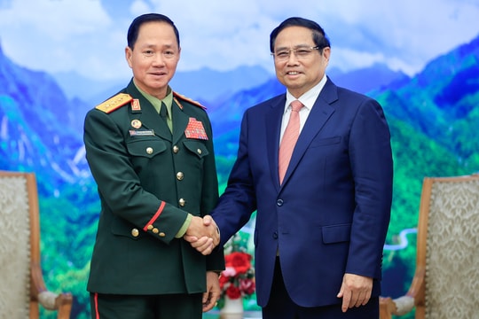 Thủ tướng: Hợp tác quốc phòng Việt Nam - Lào là "đặc biệt của đặc biệt"