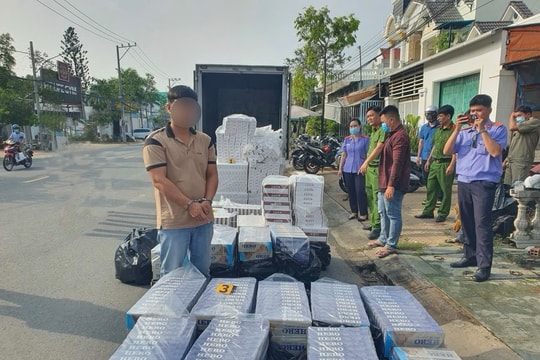 Bắt quả tang đối tượng vận chuyển 25.000 bao thuốc lá điếu nhập lậu