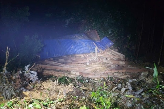 Lật xe đầu kéo khiến một người tử vong