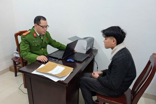 Triệu tập nam sinh hành hung bạn chỉ vì 10.000 đồng