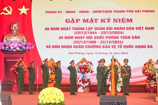 Hải Phòng đón nhận Huân chương Bảo vệ Tổ quốc hạng Ba