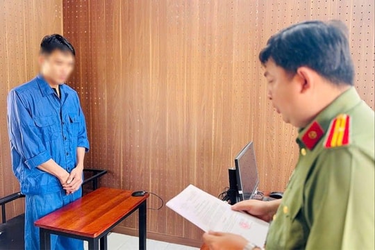 Khởi tố 2 đối tượng mua bán, tàng trữ trái phép vũ khí quân dụng