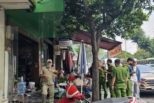 Hiện trường vụ cháy nhà nhiều tầng ở TP.HCM