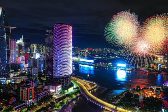 TP. Hồ Chí Minh sẽ chiếu sáng 3D và bắn pháo hoa đón giao thừa Tết Ất Tỵ 2025