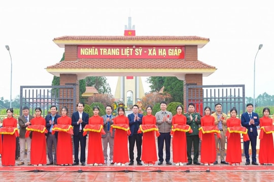 Petrovietnam và PVEP tu sửa trường học và nghĩa trang tại Phú Thọ