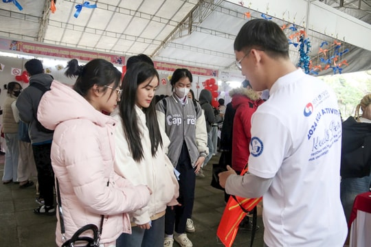Hơn 1.000 người tham dự ngày hội sức khỏe về sơ cấp cứu ngoại viện và ứng phó thảm họa