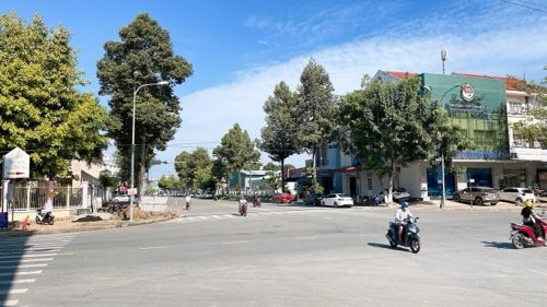 Cần Thơ: Lắp đặt hệ thống đèn tín hiệu giao thông nút giao lộ