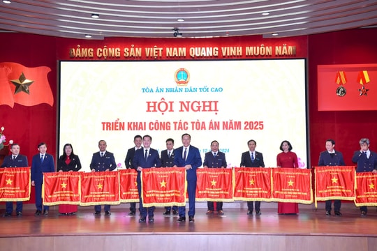 Vụ Pháp chế và Quản lý khoa học TANDTC: Hoàn thành xuất sắc nhiệm vụ, nhận Cờ thi đua của Chính phủ