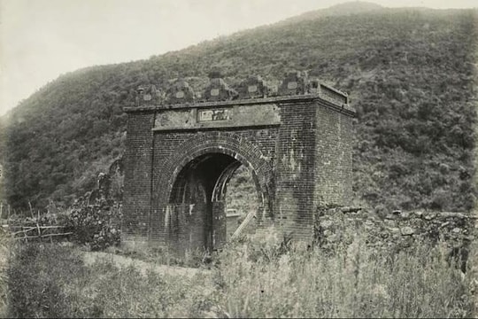 Nét vẽ uy nghi giữa lưng trời