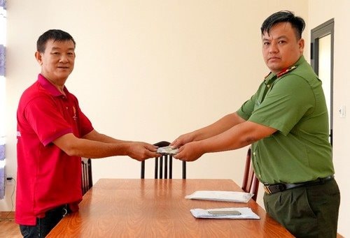 Ba lần trả lại hàng trăm triệu đồng cho người chuyển tiền nhầm vào tài khoản