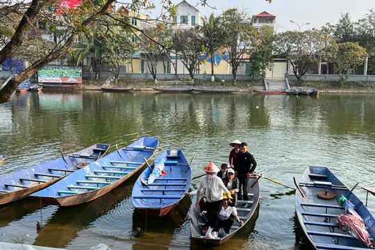 Đảm bảo trật tự, an toàn giao thông đường thủy Lễ hội Chùa Hương 2025