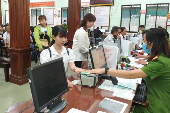 Người dân có phải đổi thẻ CCCD sau khi sắp xếp đơn vị hành chính?