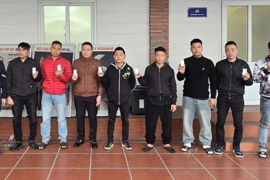 ‘Nấp’ trong chung cư chơi ma túy vẫn không thoát