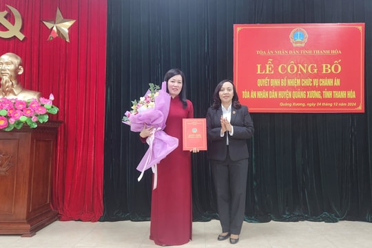 Trao Quyết định bổ nhiệm chức vụ Chánh án TAND huyện Quảng Xương