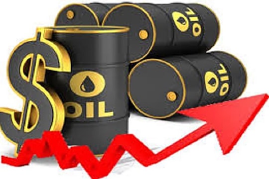 Giá xăng dầu ngày 24/12: Sắc xanh trên sàn giao dịch