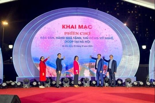 Phiên chợ đặc sản, OCOP Hà Nội 2024: Động lực mới cho kết nối cung - cầu