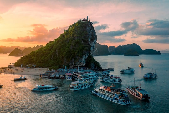 Bác bỏ thông tin loại Vịnh Hạ Long khỏi danh sách Di sản thế giới