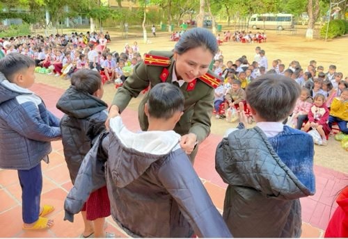 Tuổi trẻ Công an Cần Thơ và chương trình "Tình nguyện mùa Đông 2024 - Xuân tình nguyện 2025"