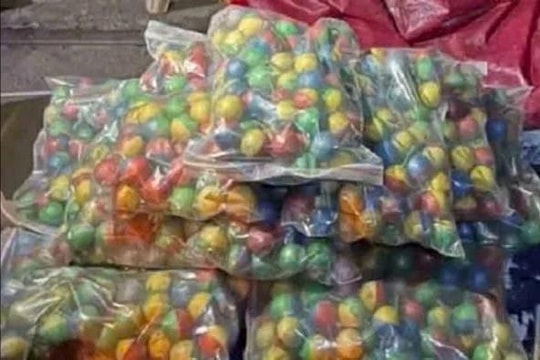 Bắt quả tang thanh niên vận chuyển hơn 1.000 viên pháo