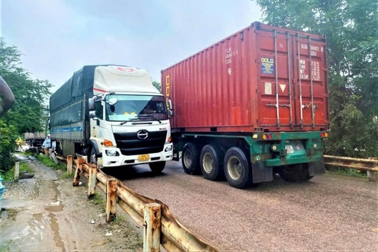 Quảng Nam: Cấm xe sơ mi rơ moóc, xe kéo rơ moóc qua cầu Phong Thử