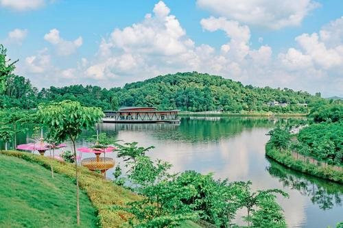 Thảo nguyên xanh, nước mát lành