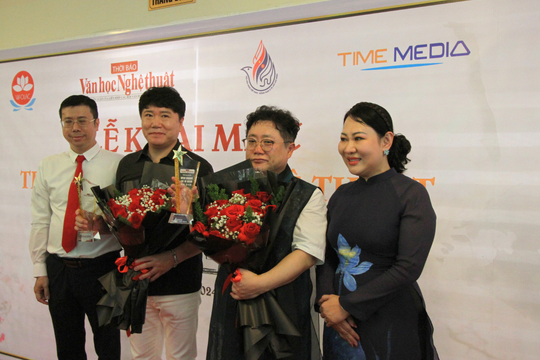 Họa sĩ trứ danh Hàn Quốc Won Chang Lee Ju Reem ra mắt triển lãm tại TPHCM